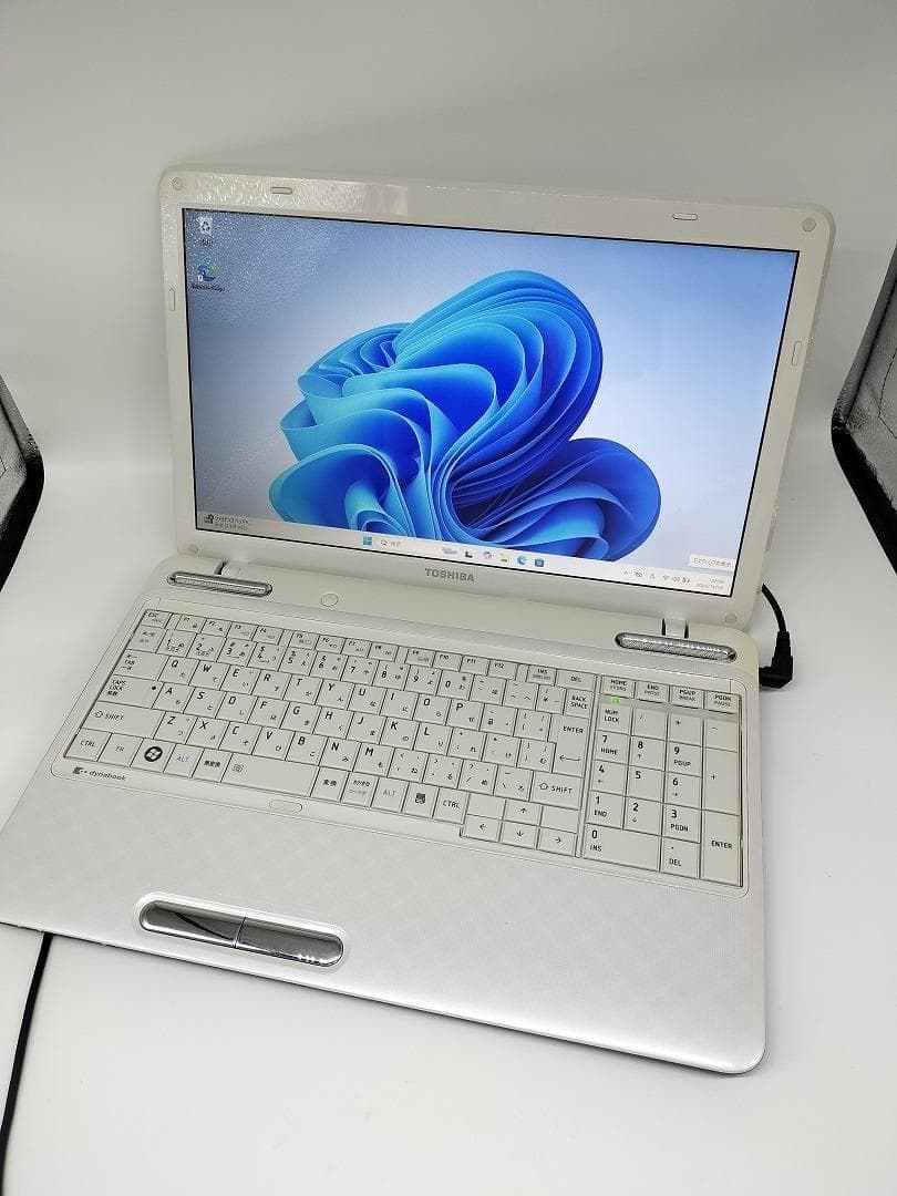 【東芝】爆速 Corei7/新品SSD128GB 15.6 ノートパソコン A7