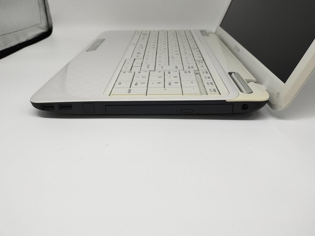 【東芝】爆速 Corei7/新品SSD128GB 15.6 ノートパソコン A7