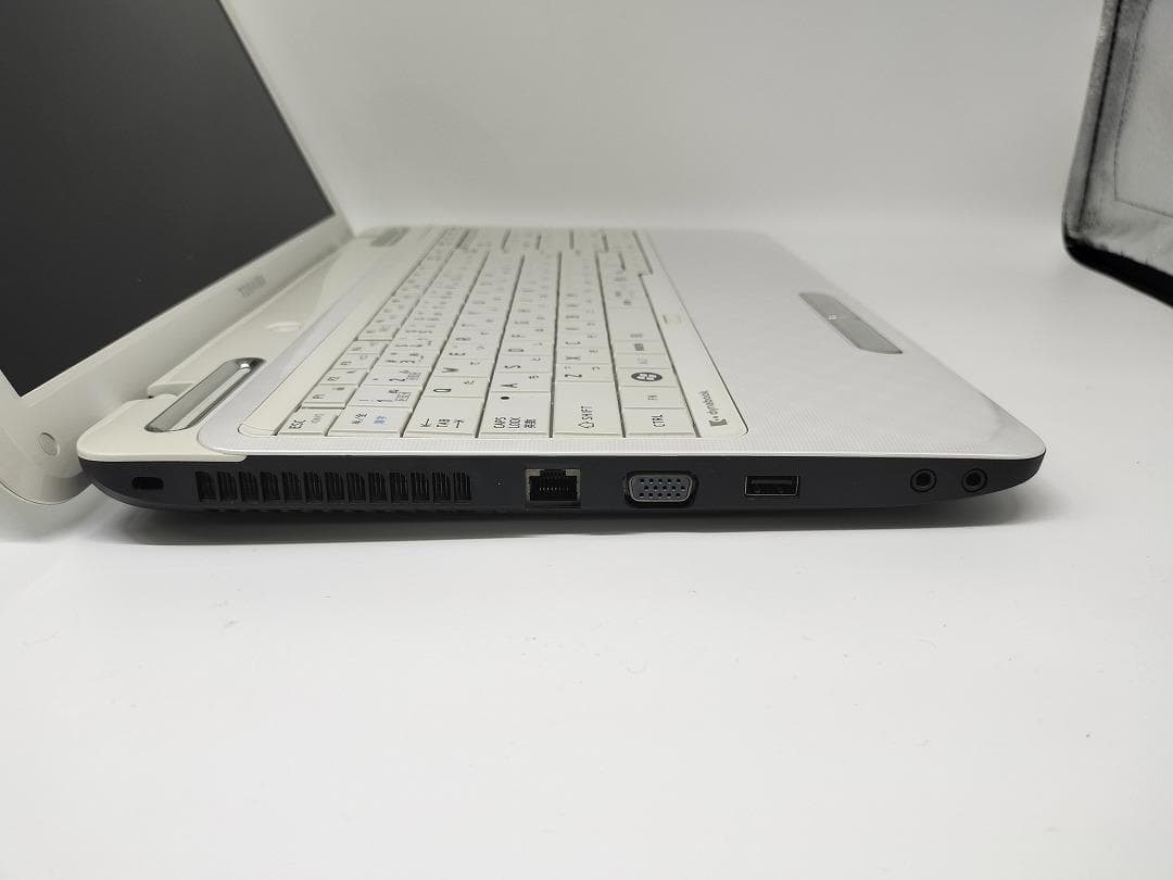 【東芝】爆速 Corei7/新品SSD128GB 15.6 ノートパソコン A7