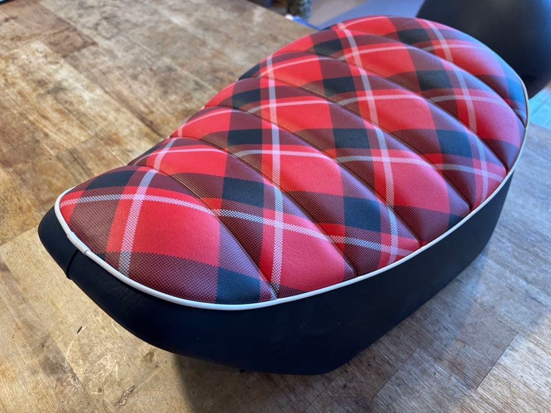 モンキー125 ホンダ 純正シート ステー付き　新品未使用