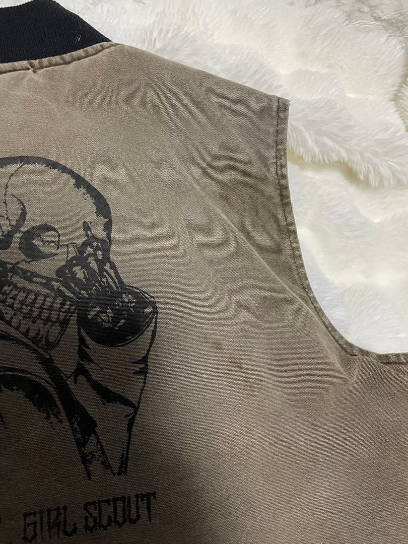 た*き様 Carhartt カーキ ベスト スカルプリント