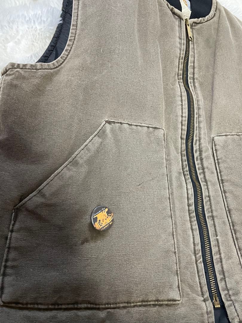 た*き様 Carhartt カーキ ベスト スカルプリント