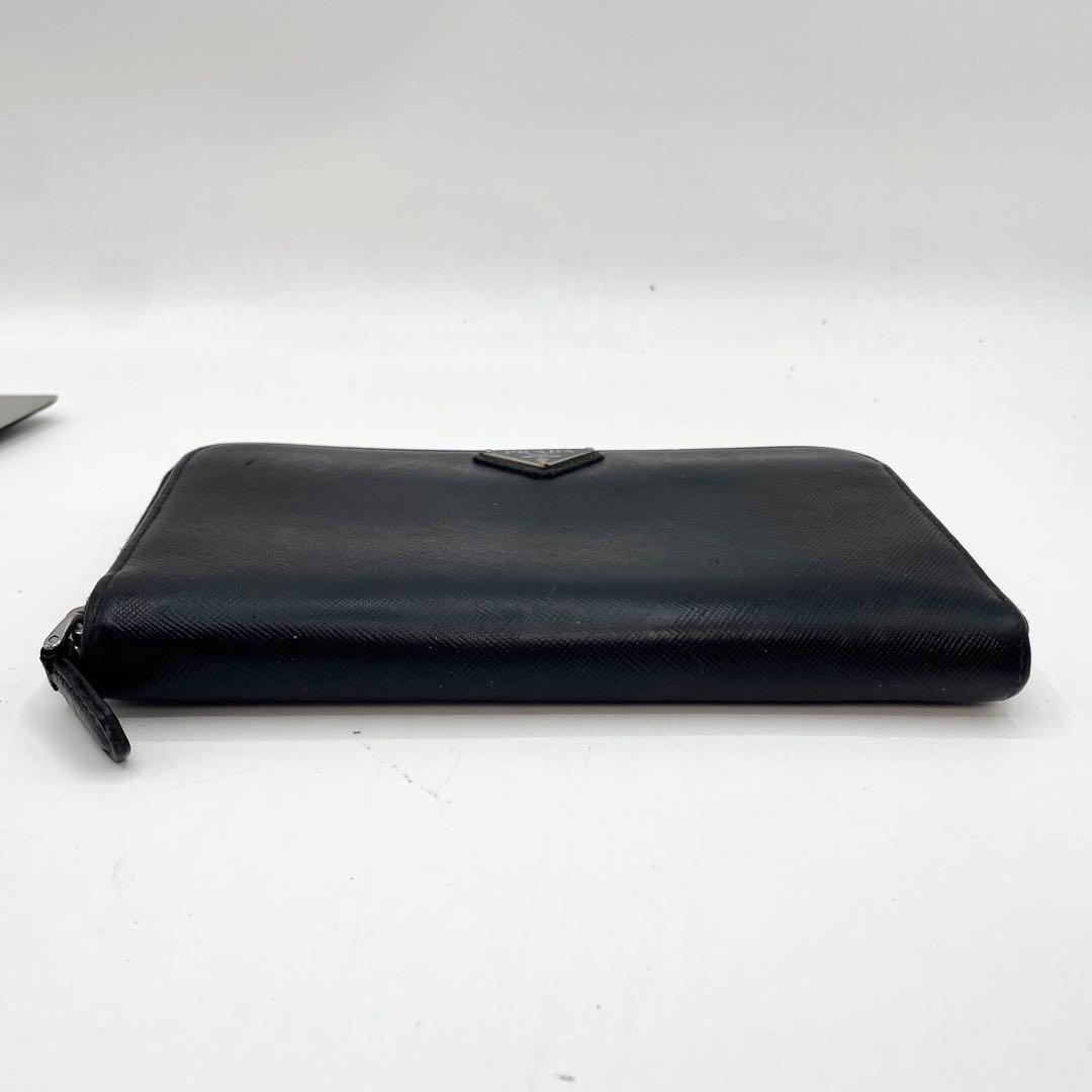 プラダ　ラウンドファスナー　ブラック　サフィアーノレザー　三角ロゴ　長財布