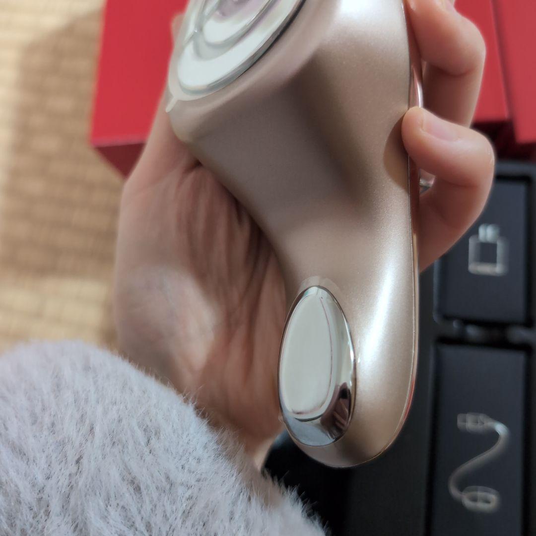 MEラボン　Éclat 美顔器 本体・取扱説明書・充電器付き