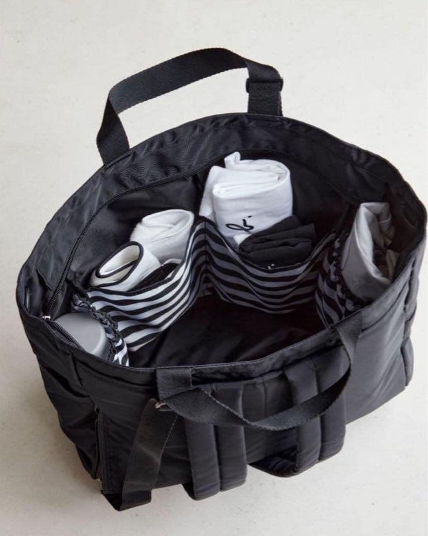 定価24200円　国内正規品　未使用　アニエス・ベー　マザーズバッグ　少し訳あり