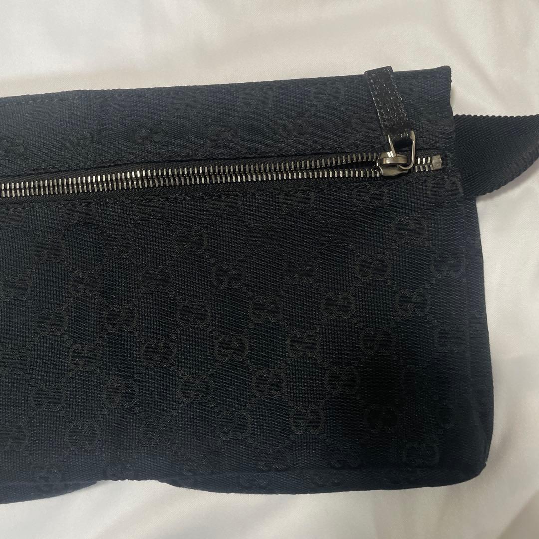 Gucci グッチ ボディーバッグ 斜め掛け ブラック 黒 　GG
