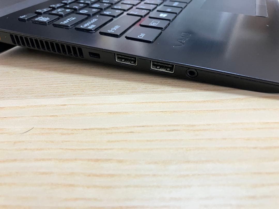 【薄型軽量】第8世代i5・高速SSD windows11 カメラ付ノートパソコン