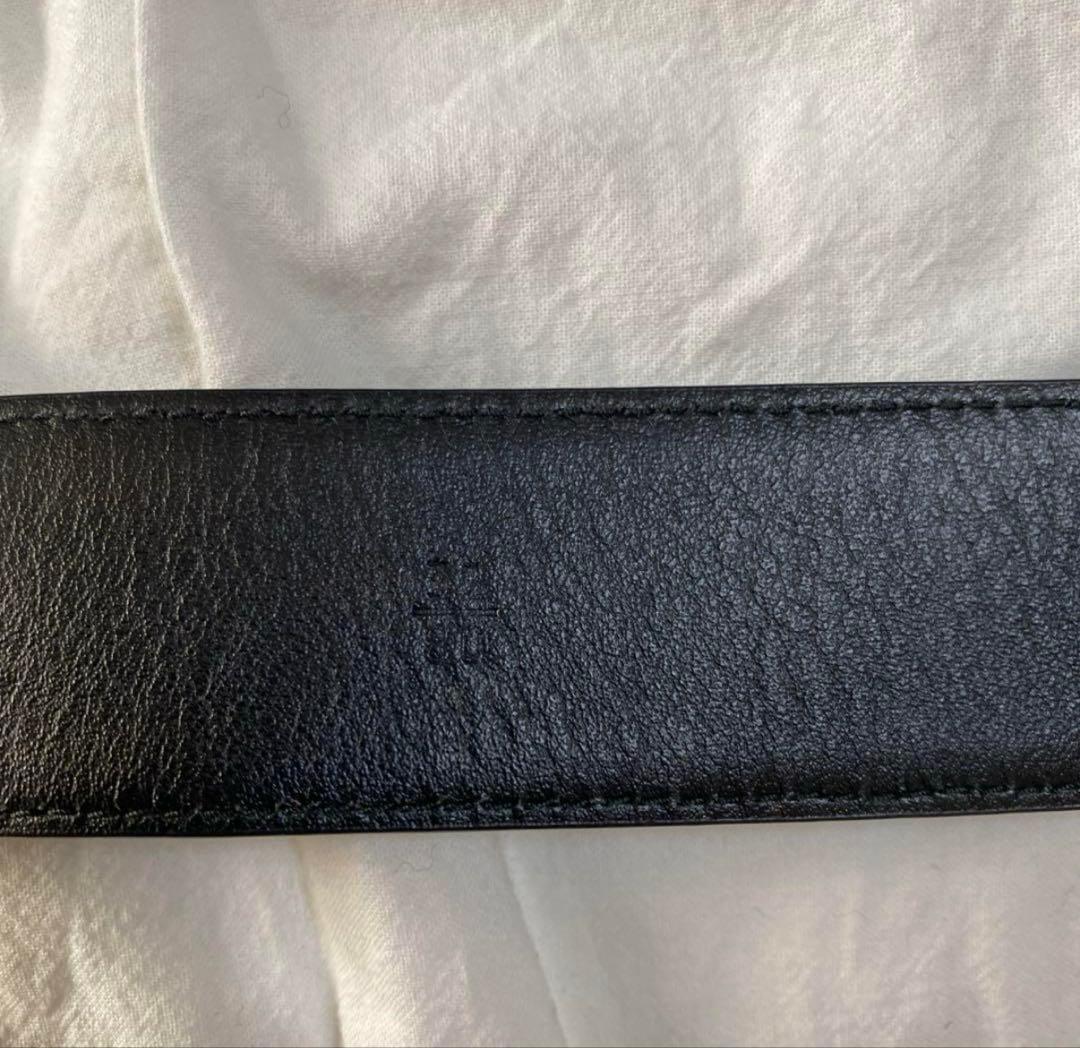 miumiu 黒レザーベルト 金色バックル