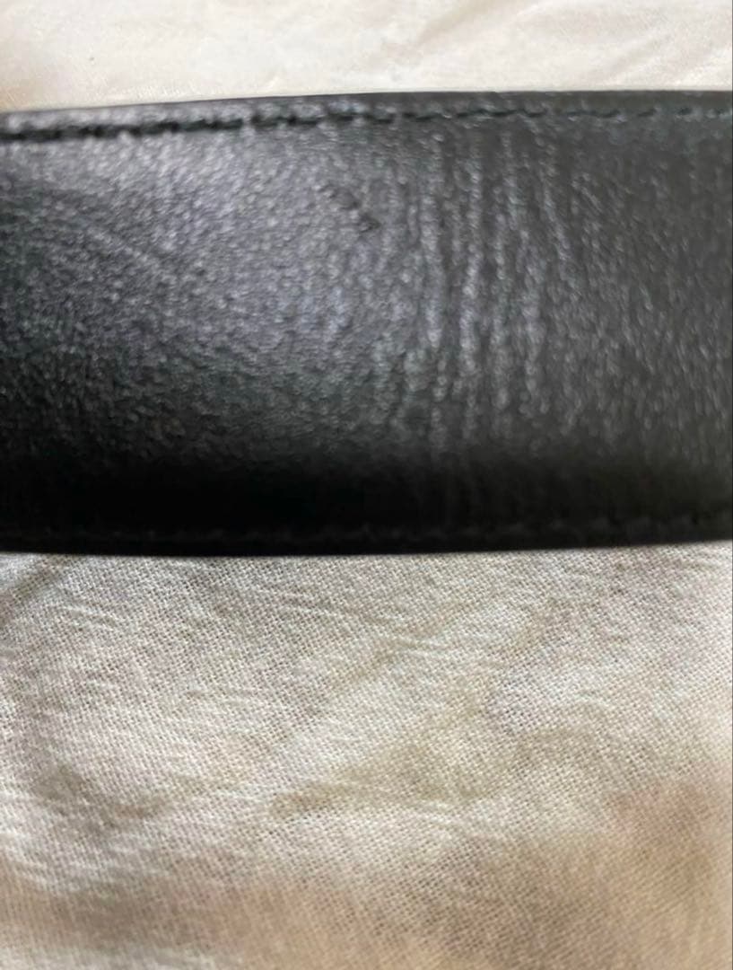 miumiu 黒レザーベルト 金色バックル