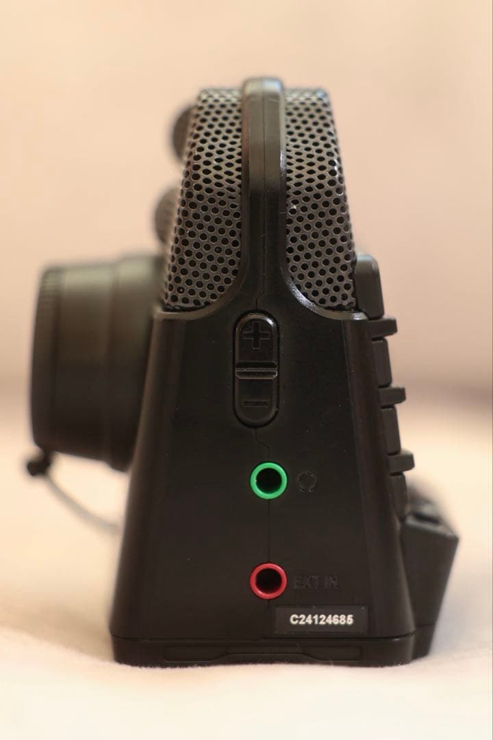 【美品】ZOOM ( ズーム )Q2n-4K　4Kハンディビデオレコーダー