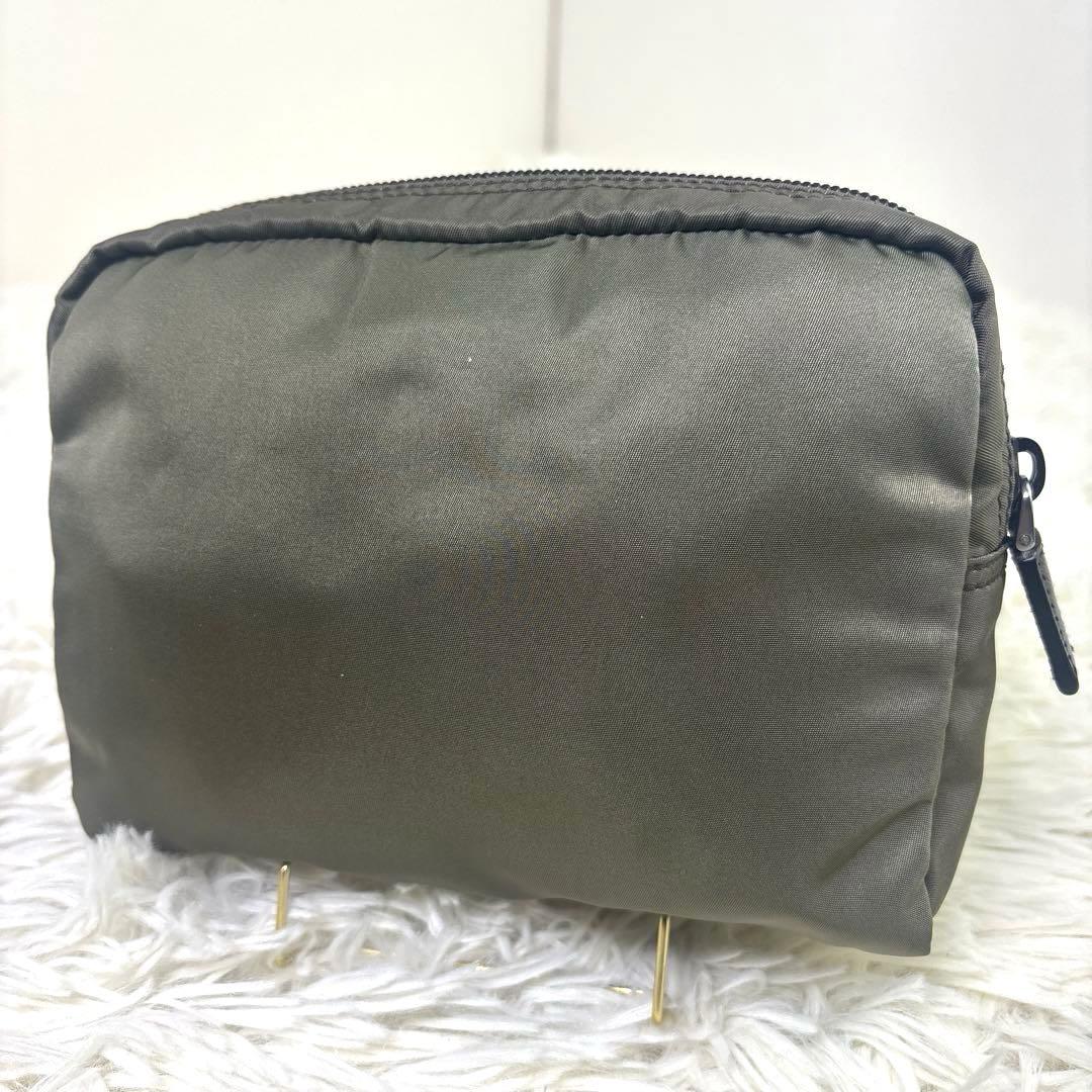 [極美品] PRADA プラダ　ナイロンポーチ　メイク　小物入れ　三角プレート