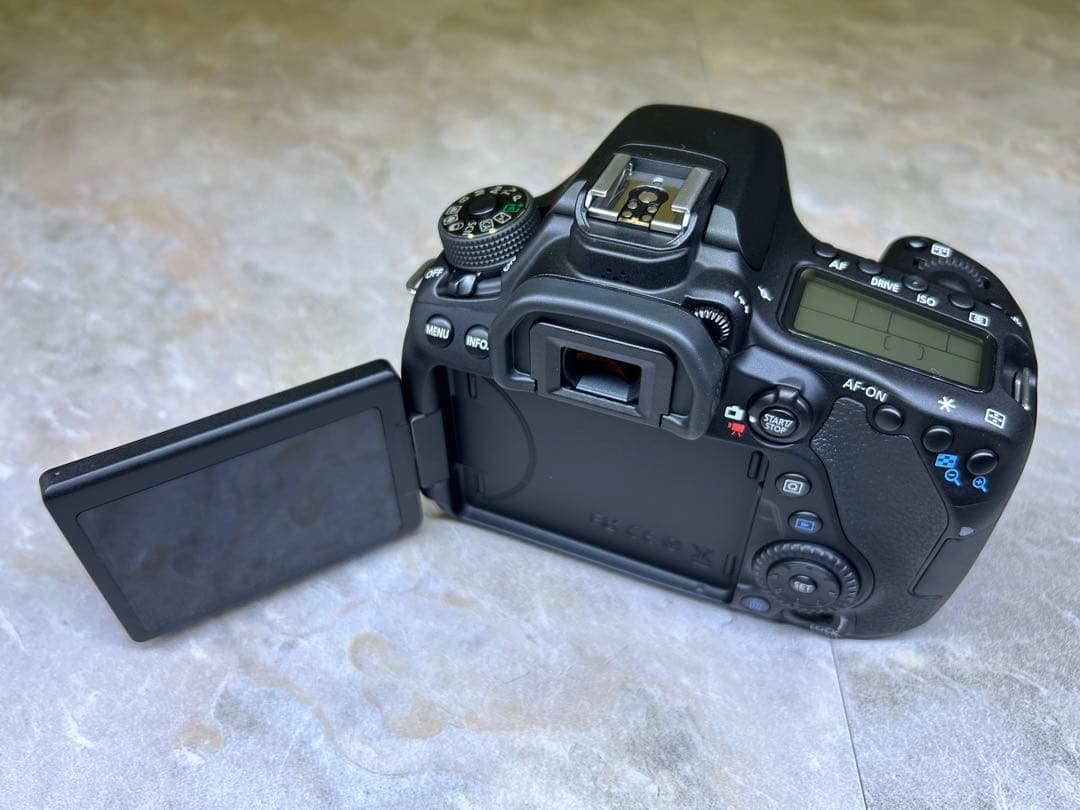 マ*ー様 【限定1台テストプライス)Canon EOS80D OH8月末に実施