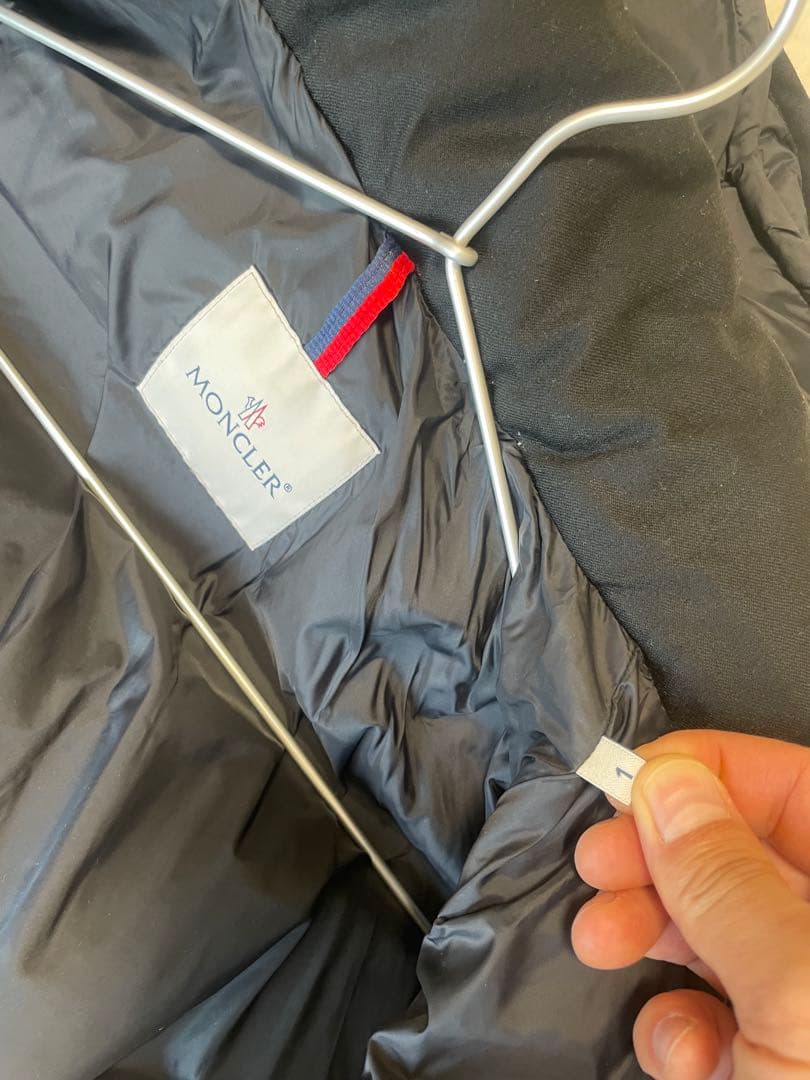 1週間限定販売 Moncler フード付きダウンジャケット 黒 1