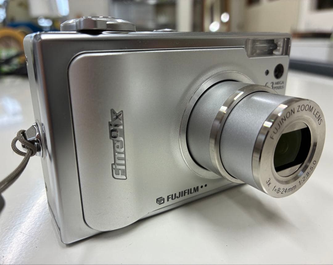 FUJIFILM finepix F10 デジタルカメラ