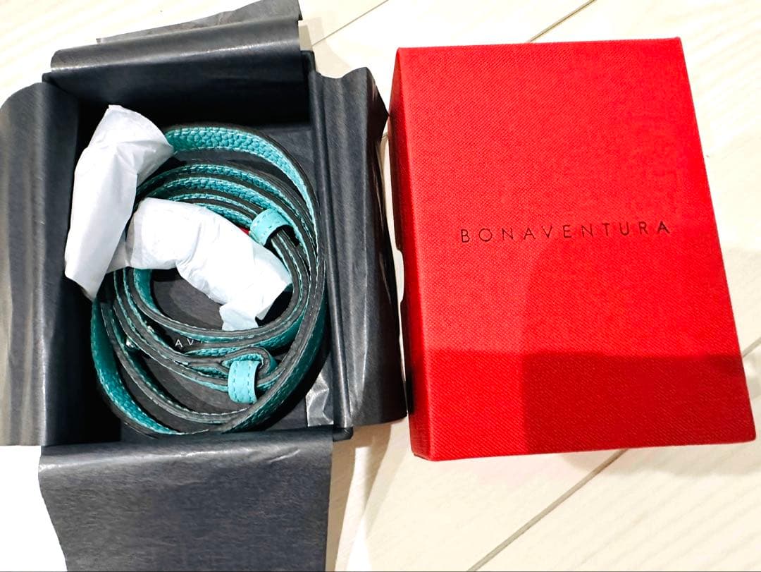 鈴木亜美さんBONAVENTURA iPhone14Proケース＋ストラップ付き