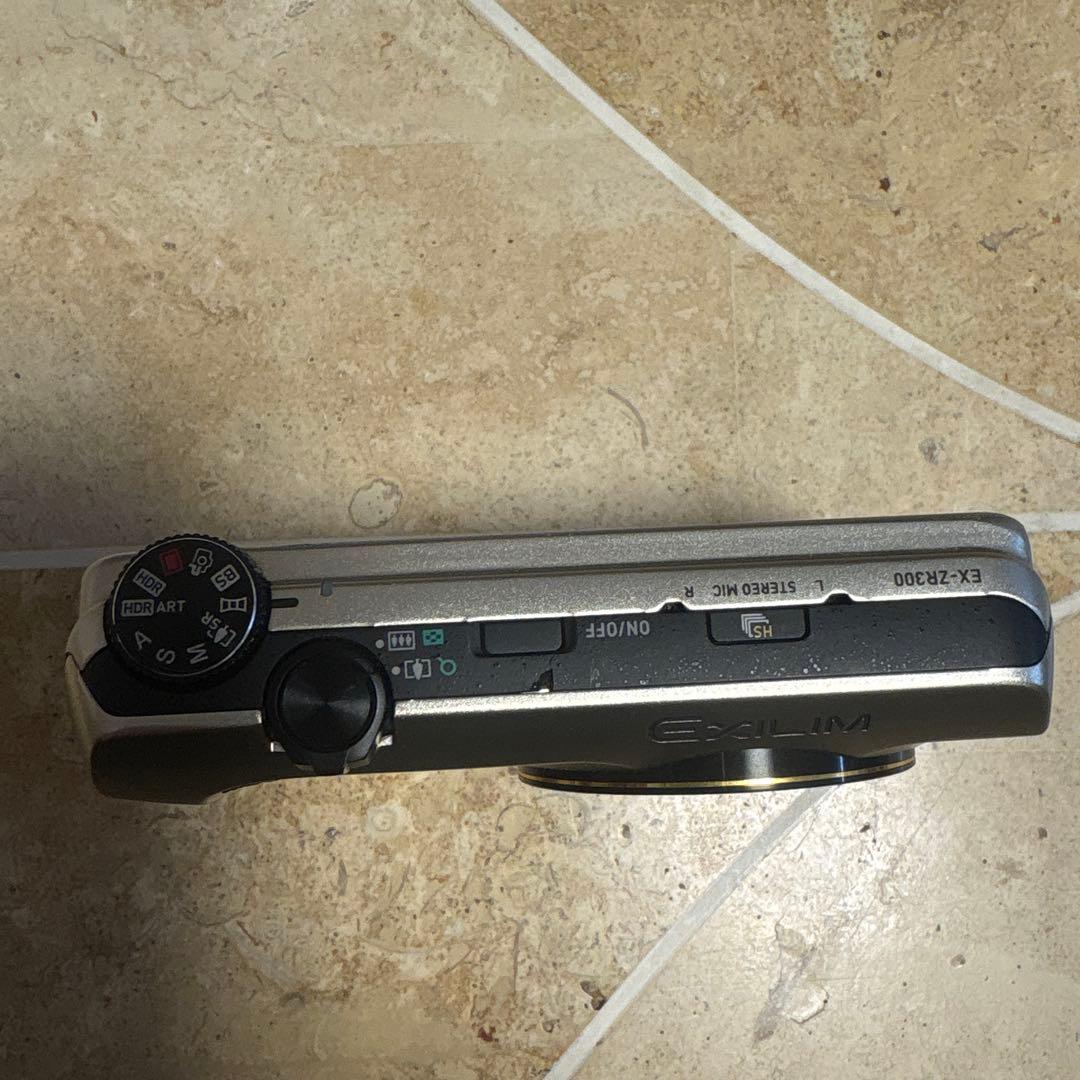 CASIO EX-ZR300コンパクトデジタルカメラ 動作未確認ジャンク品扱い