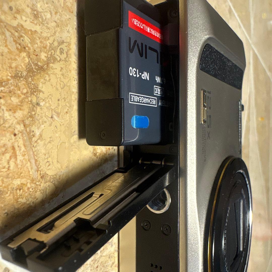 CASIO EX-ZR300コンパクトデジタルカメラ 動作未確認ジャンク品扱い