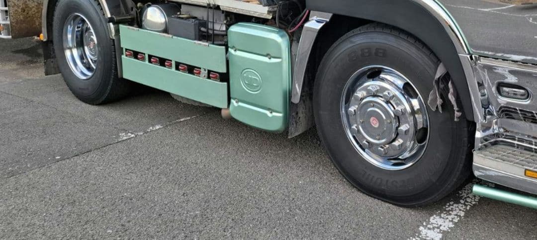 UD 純正 美品 センターキャップ クオン トレーラーヘッドで使用