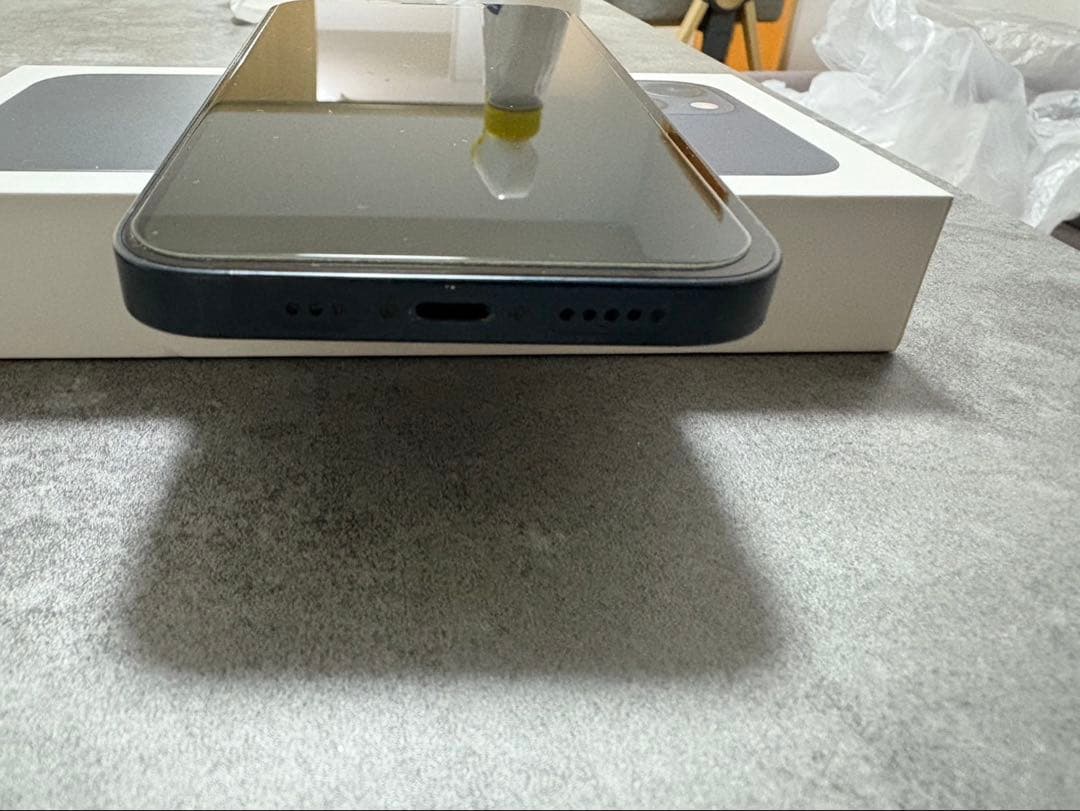 iPhone 13本体（512GB / バッテリー99%)ケース付き