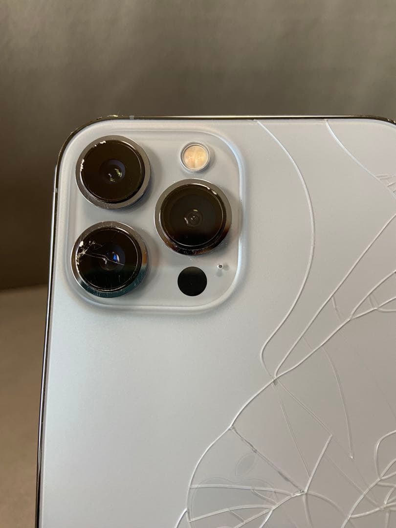 iPhone13Pro Max 1TB simフリー　裏面割れ