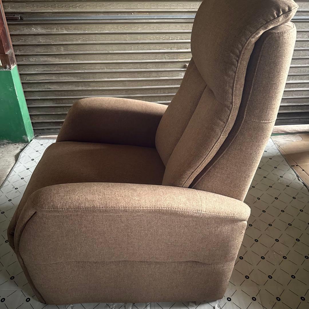 ニトリ 電動リクライニングソファ コンフェ 1人掛け パーソナル 布