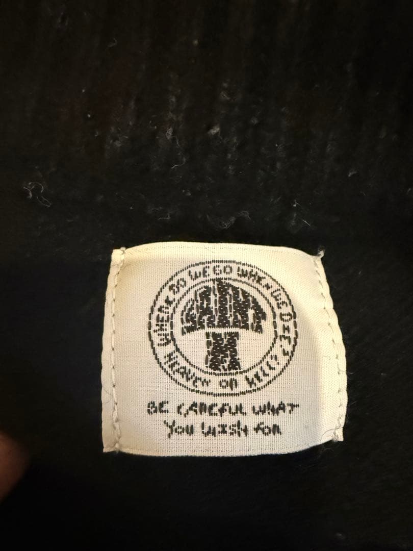 CLFロゴ入りオーバーサイズニット