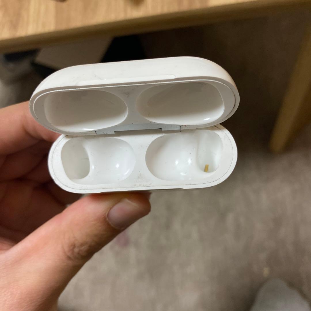 宏*井様 air pods pro 第2世代本体 イヤホンサイズ　箱、充電器付き
