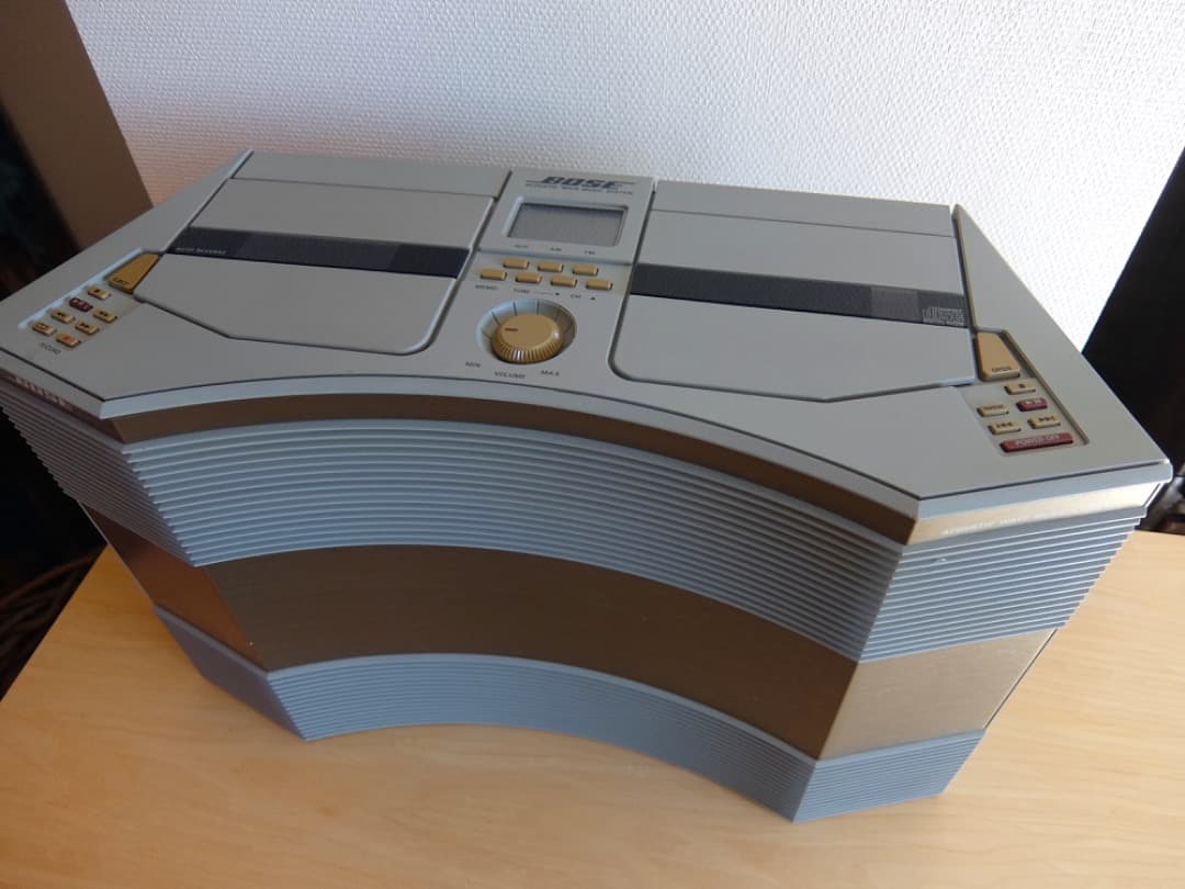 BOSE ボーズCDラジカセ AW-1D カセット可動、ラジオ受信可、CDやや難