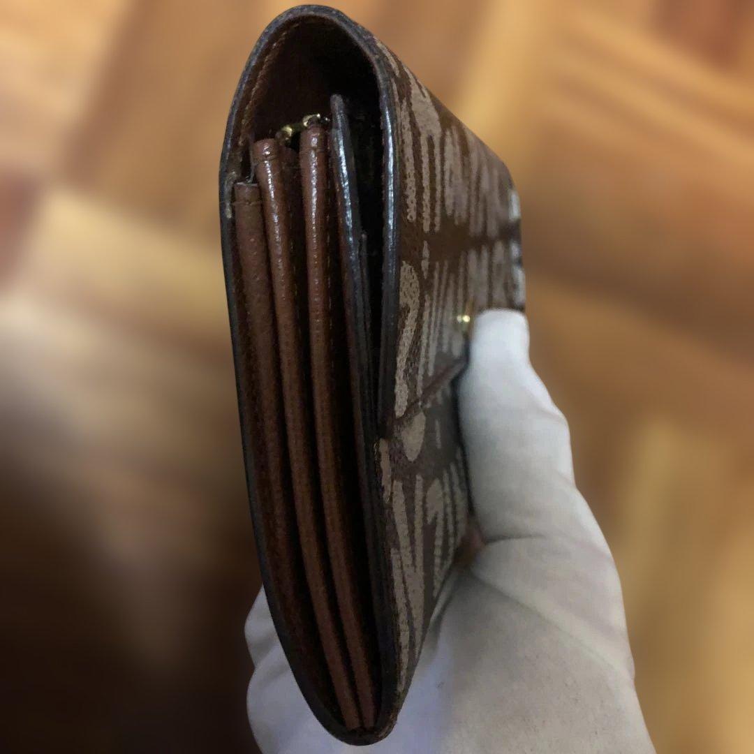 ルイ・ブィトングラフィックプリントレザー長財布