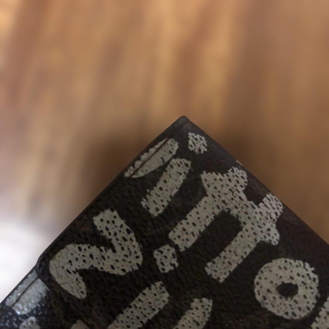 ルイ・ブィトングラフィックプリントレザー長財布