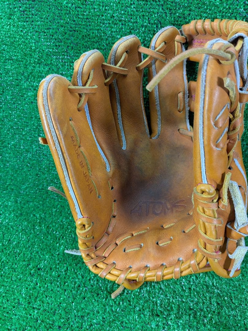 アトムズ　内野手　左投げ