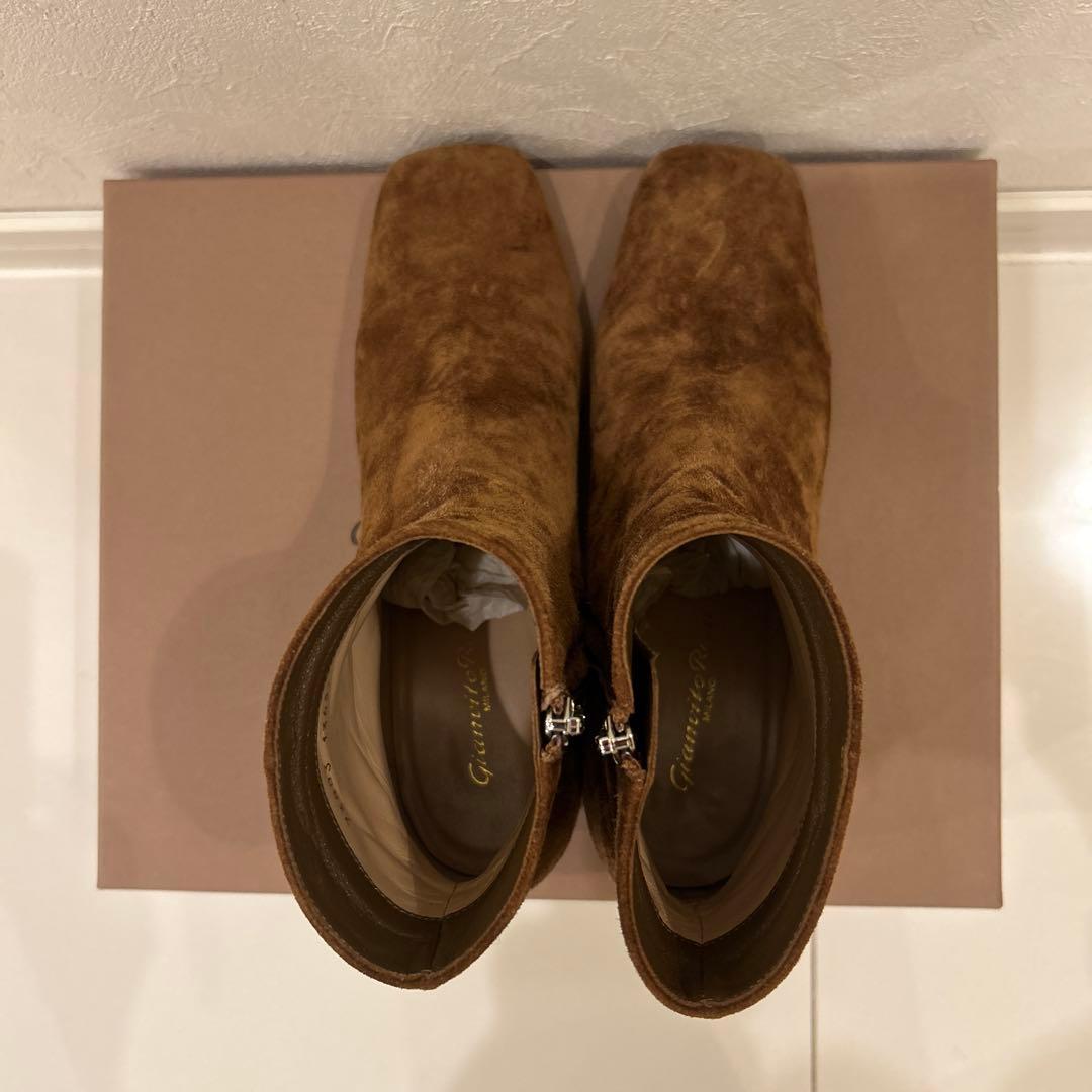 ジャンヴィトロッシ スエードブーツ