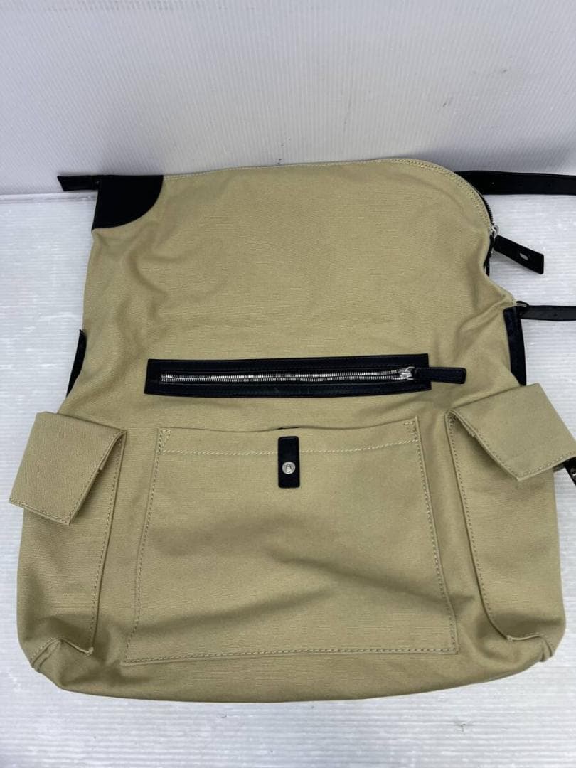 H-183 ディースクエアード2 DSQUARED2 メッセンジャーバッグ