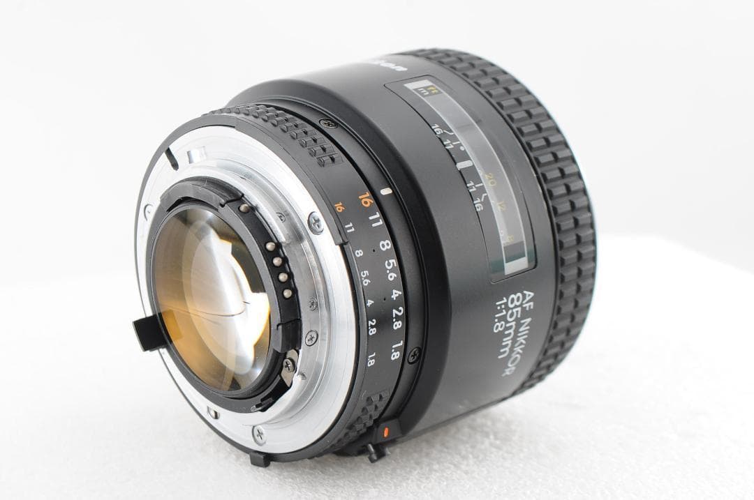 ★新品級　カビ、くもりなし★ Nikon AF NIKKOR 85mm f1.8