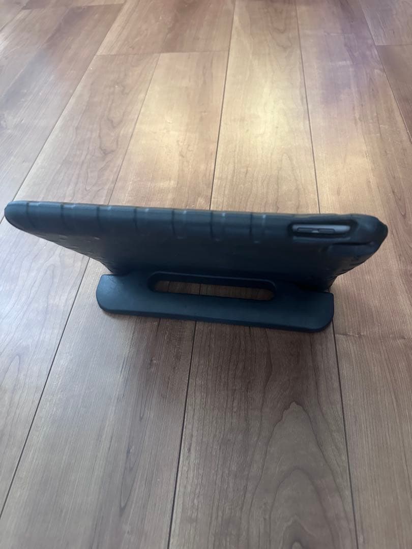 Apple iPad第9世代 本体 スタンド付きケース付き