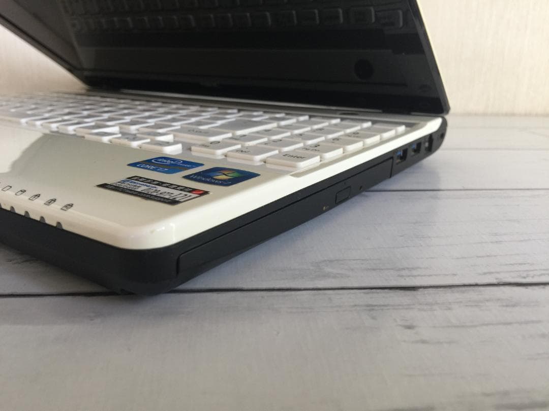 NEC PC-LM750HS6W 13.3型液晶 コンパクト テンキ付きノート