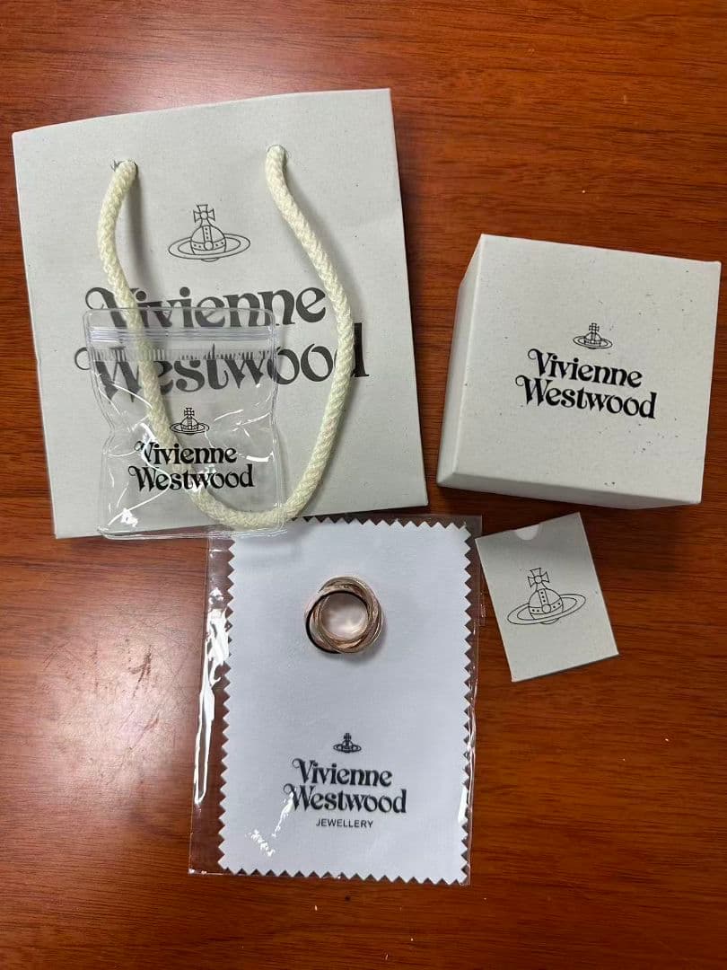 Vivienne Westwood ピンク スリーストラップリング