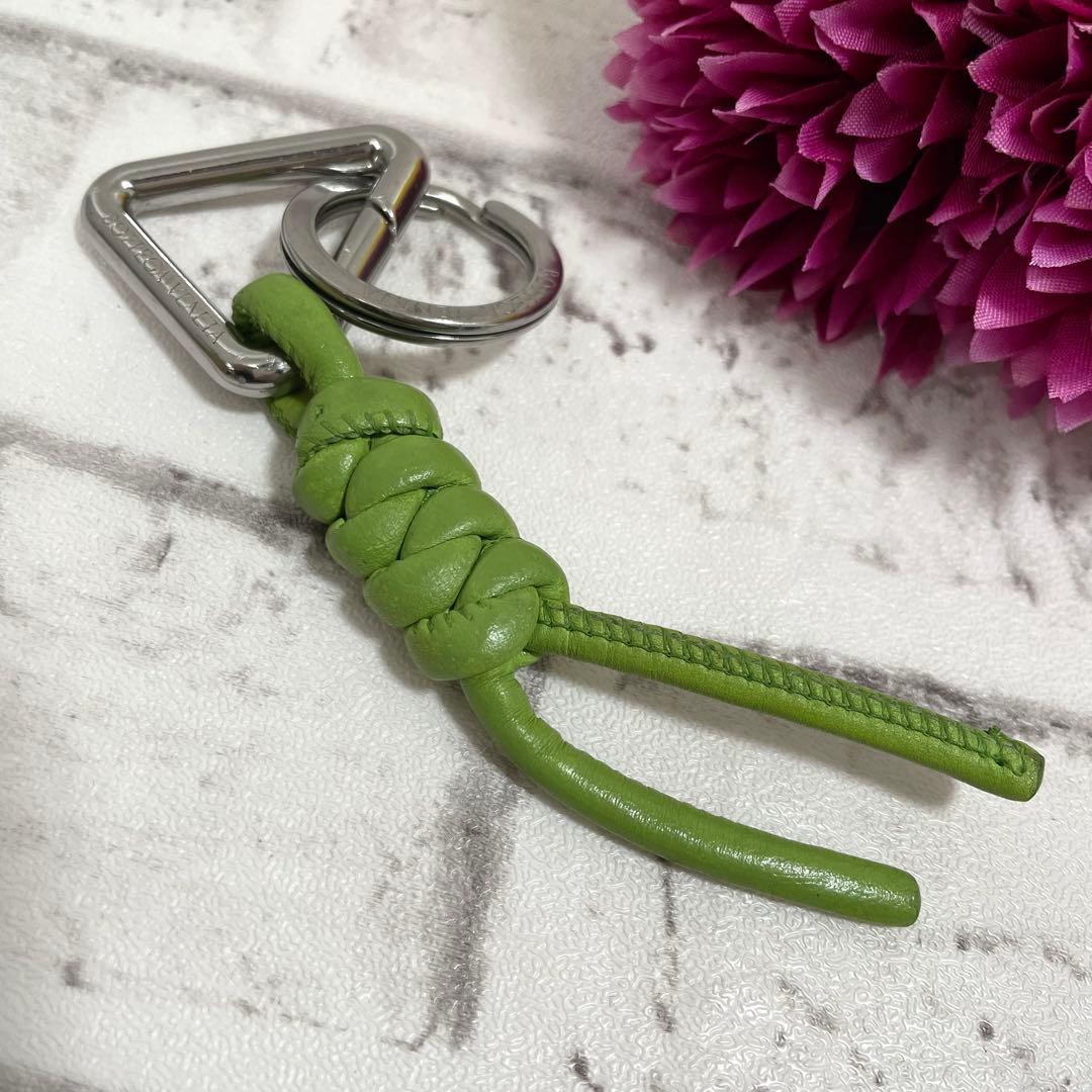 極美品✨ボッテガヴェネタ　トライアングル　キーホルダー　バッグチャーム　緑