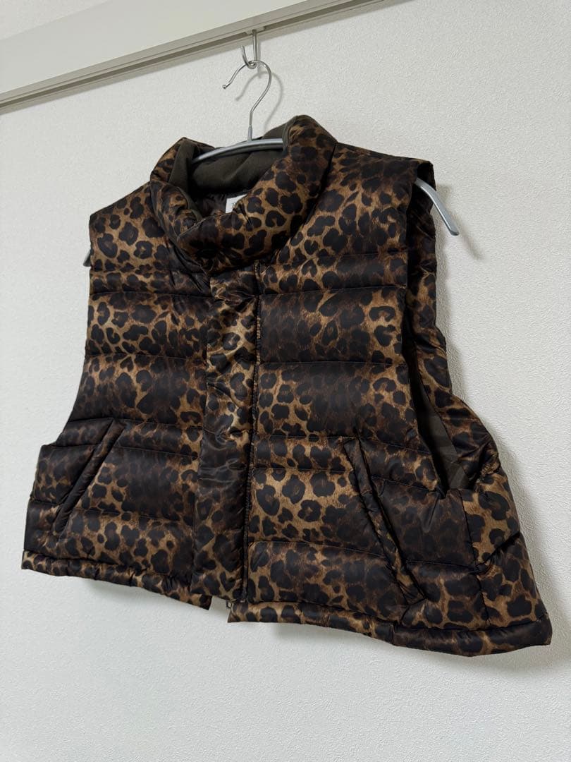 RHODOLIRION/ロドリリオン　ダウンベスト　ダウンジャケット　レオパード