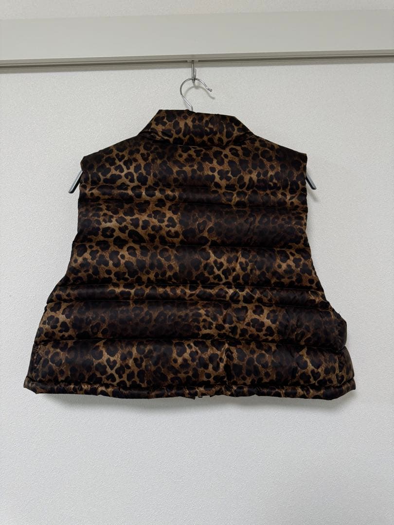 RHODOLIRION/ロドリリオン　ダウンベスト　ダウンジャケット　レオパード