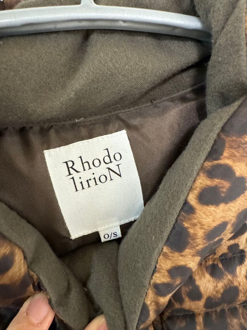 RHODOLIRION/ロドリリオン　ダウンベスト　ダウンジャケット　レオパード