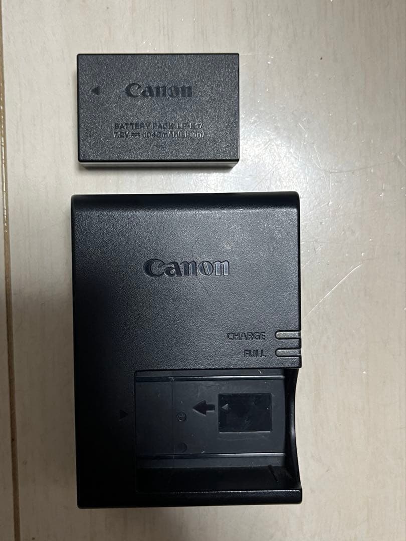 Canon EOS Kiss X10 ボディ（デジタル一眼レフカメラ）