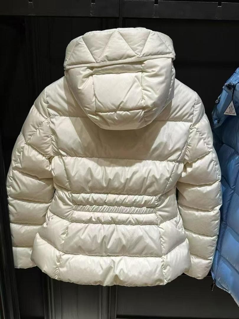 極美品ホワイト ダウンジャケット フード付き