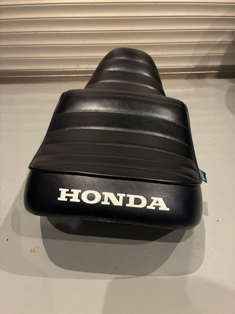 cbx400f 大川タックロールシート　金具付き