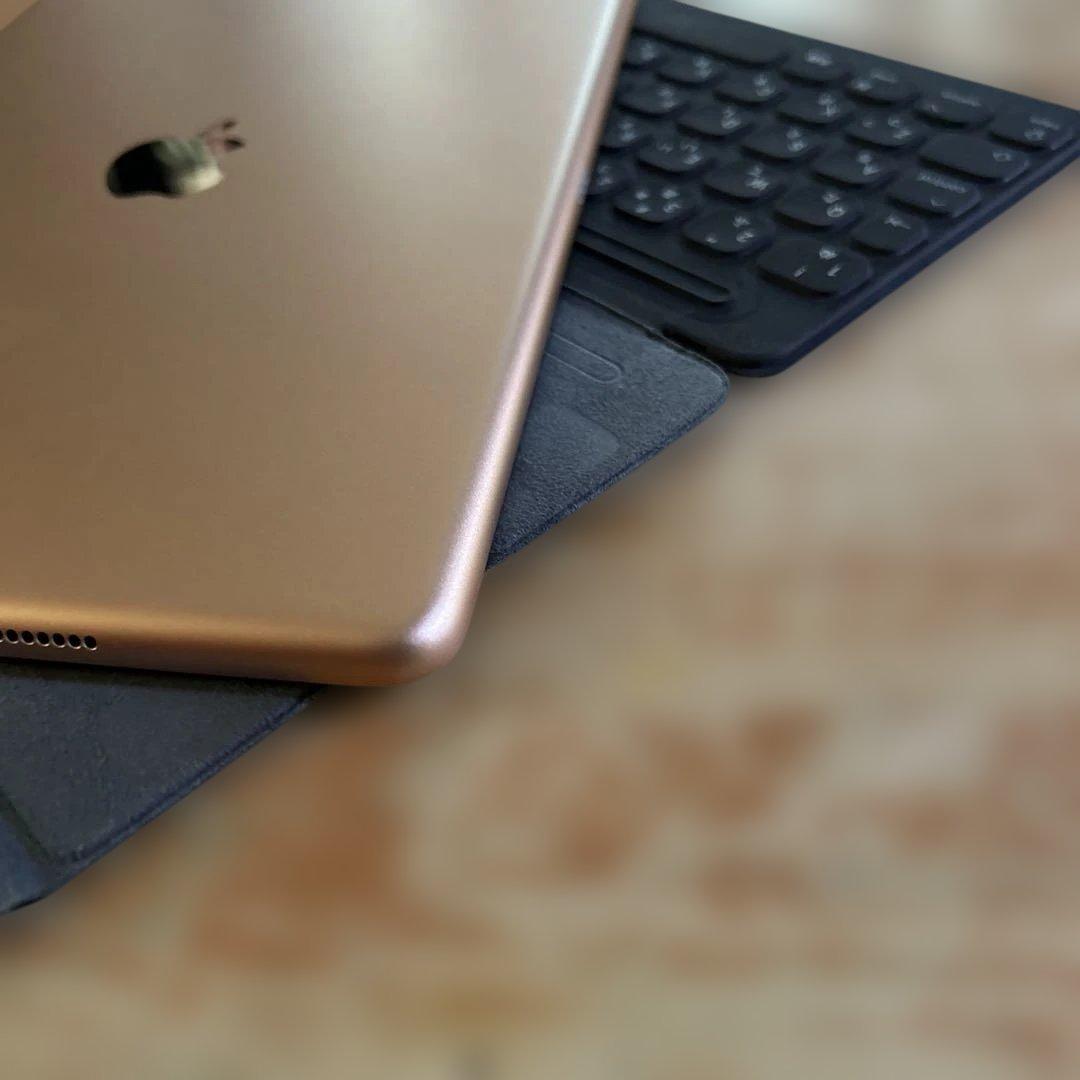 iPad 第7世代 128GB ゴールド Wi-Fi 純正スマートキーボード