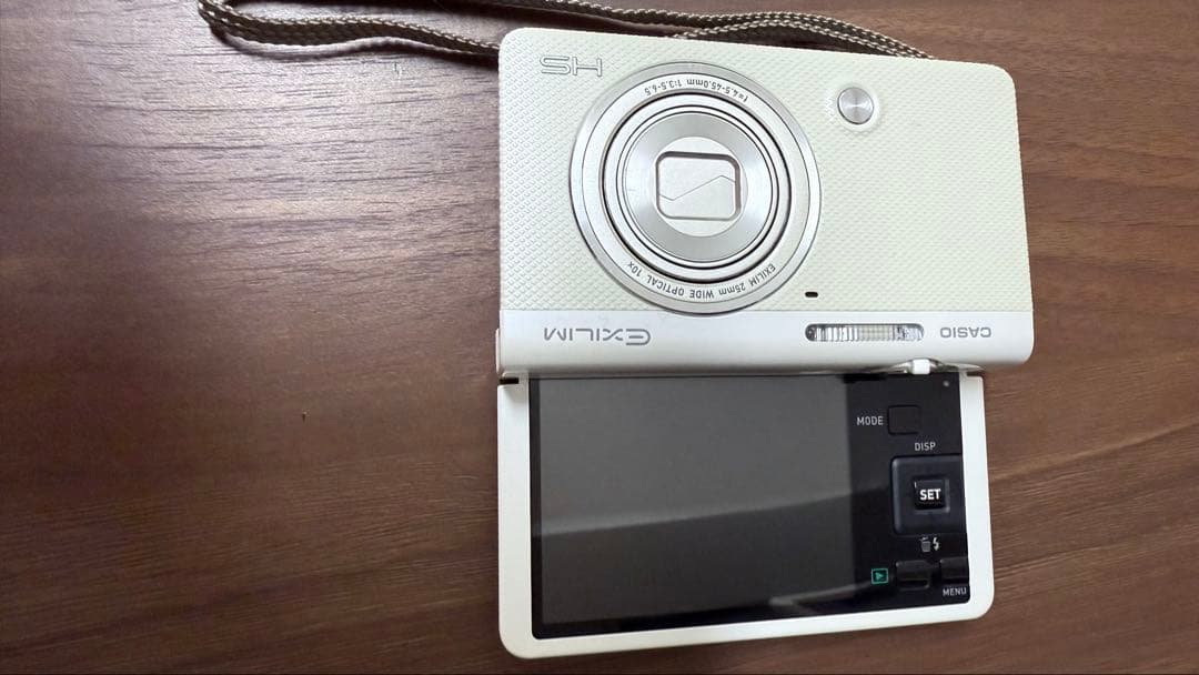 本日限定最終値下げCASIO EXILIM EX-ZR50 ホワイトデジカメ