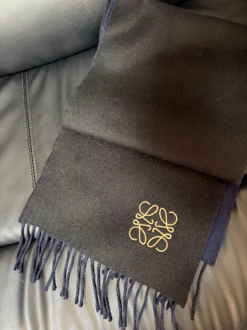 LOEWE リバーシブルマフラー ネイビー ブラック