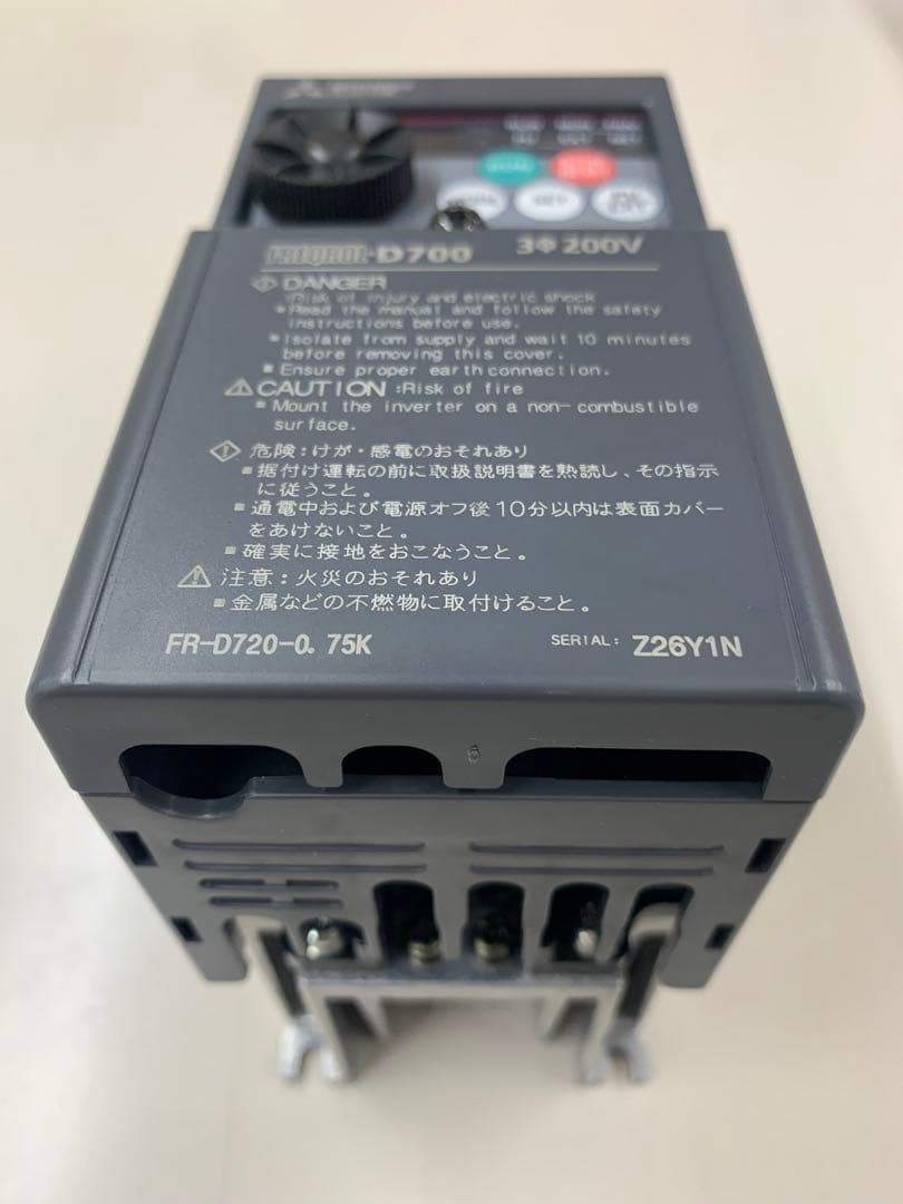 三菱電機・インバータFR-D720-0.75K(750W)