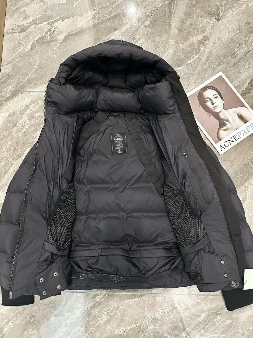 ブラックダウンジャケット