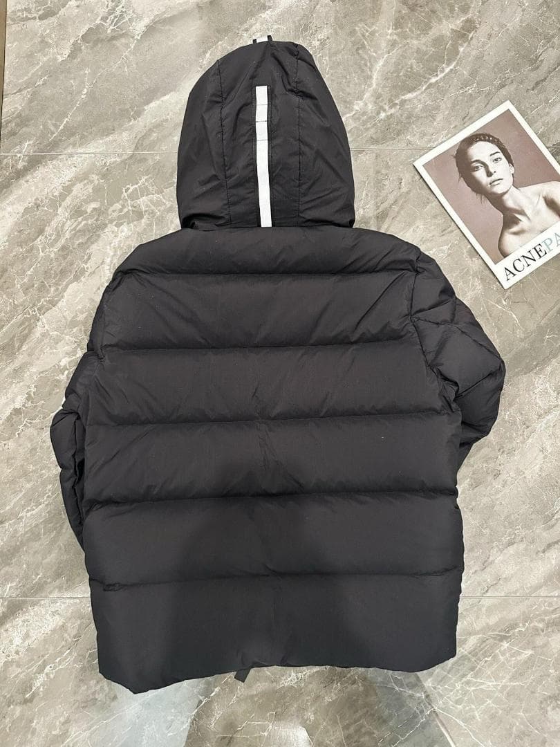 ブラックダウンジャケット